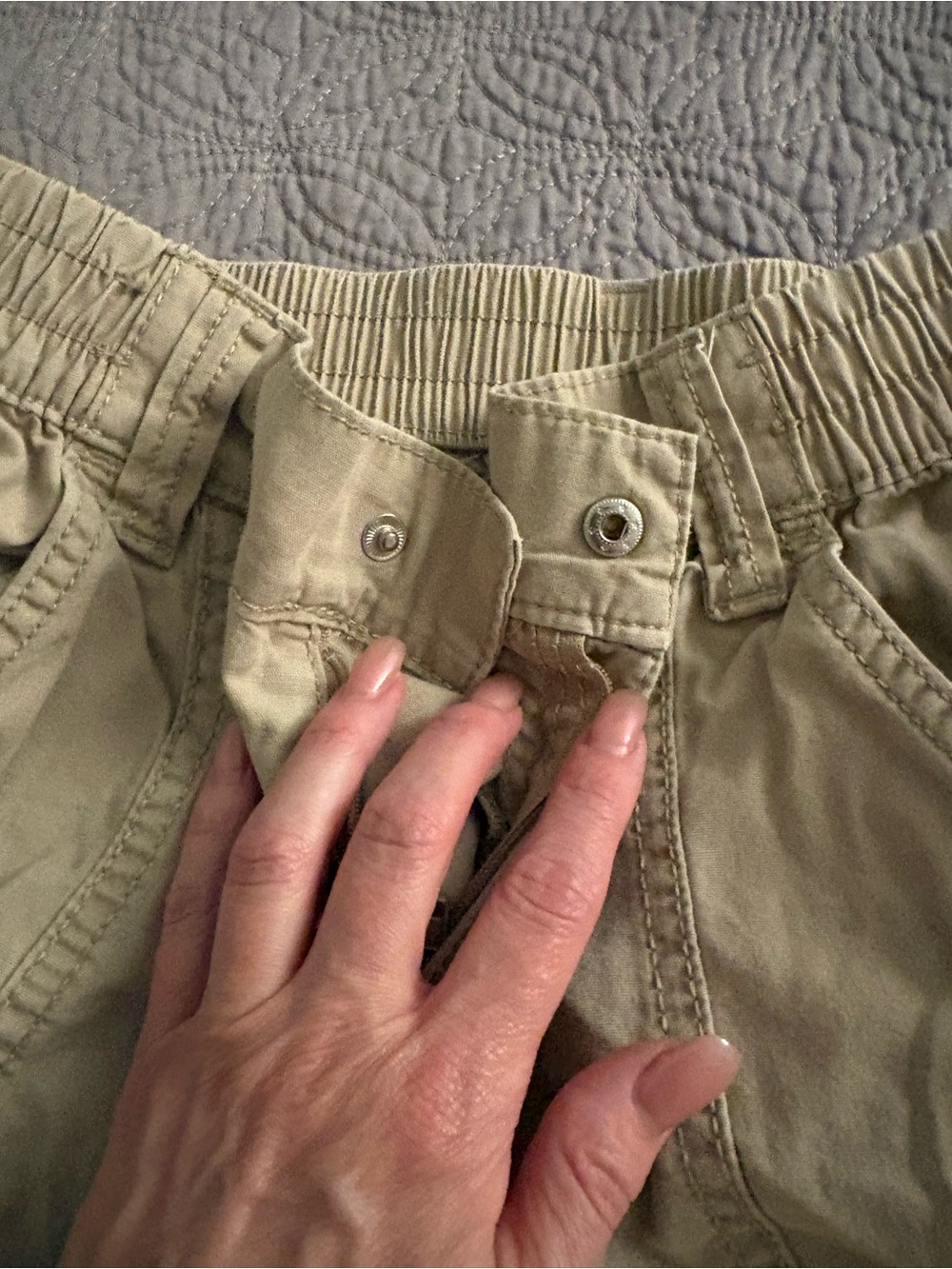 Woman’s Elastic Waist Tan Cargo Pants